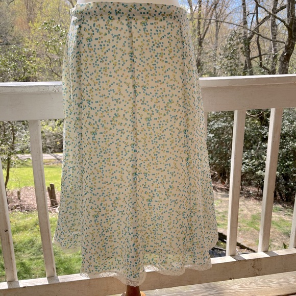 Pierre Cardin Dresses & Skirts - Pierre Cardin Polka Dot & Lace Skirt 10 FREE SHIP